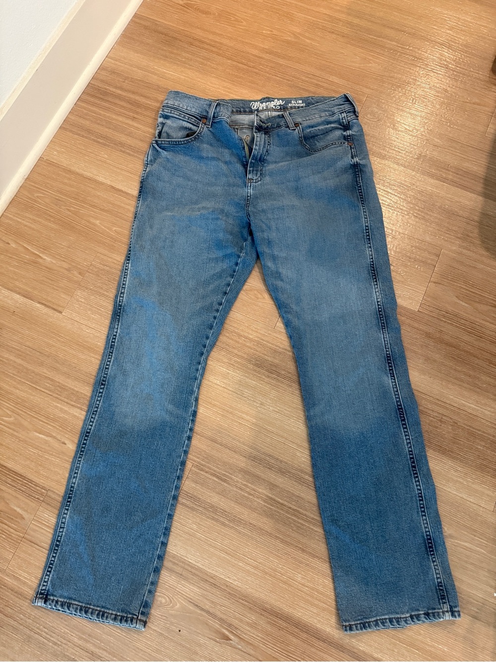 Wrangler Men's Medium Blue Straight-Leg Jeans